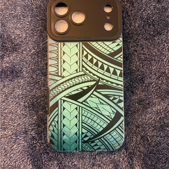 Red Patterned Protective Phone Case - Picture 5 of 6